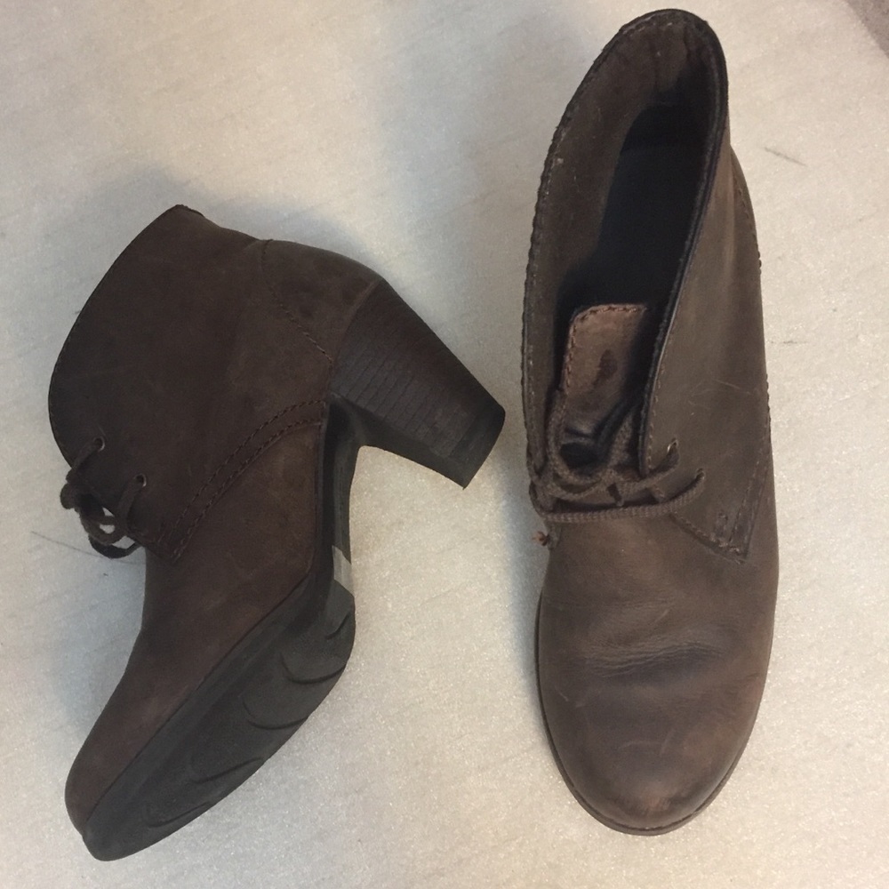 Clarks lace-up brown Booties Carlisle Spice Oiled Leather Boots Boho rustic 8.5